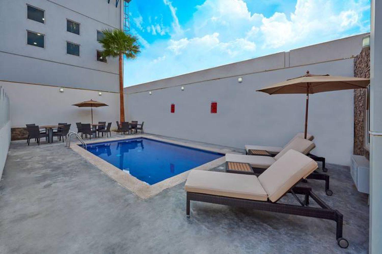 Extended Suites Cancun Cumbres Exterior photo